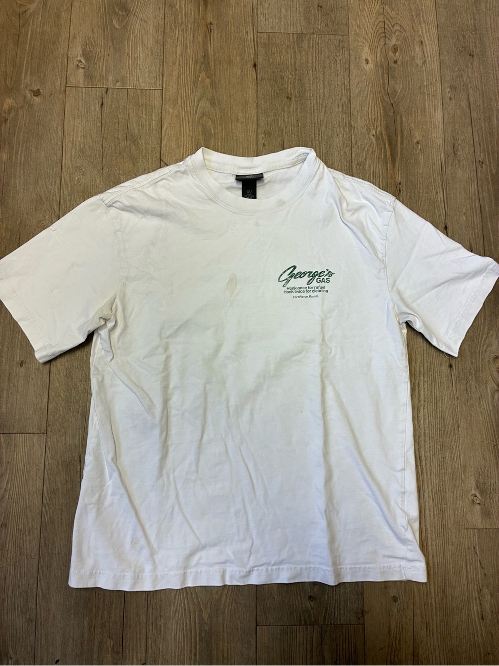 H&M White Short-Sleeve Crewneck T-Shirt with Green Chest Logo Small